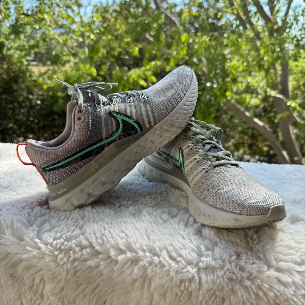 Nike Gray and Green Running Shoes